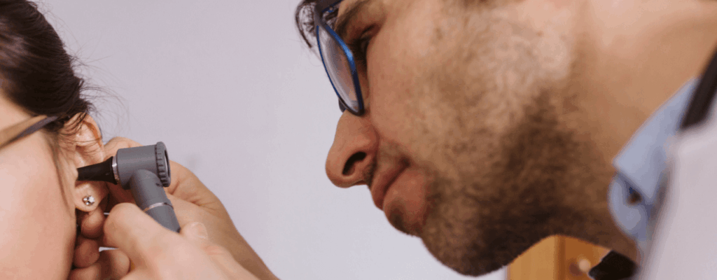 professional-ear-cleaning-vs-diy-earwav-removal-what-an-ear-nose-and-throat-doctor-reccomends