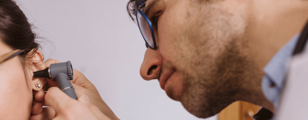 professional-ear-cleaning-vs-diy-earwav-removal-what-an-ear-nose-and-throat-doctor-reccomends